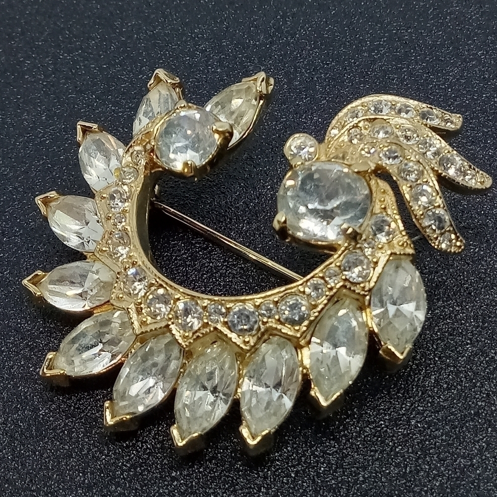 * vintage Eisenberg marquise cut clear rhinestones gold tone pin brooch